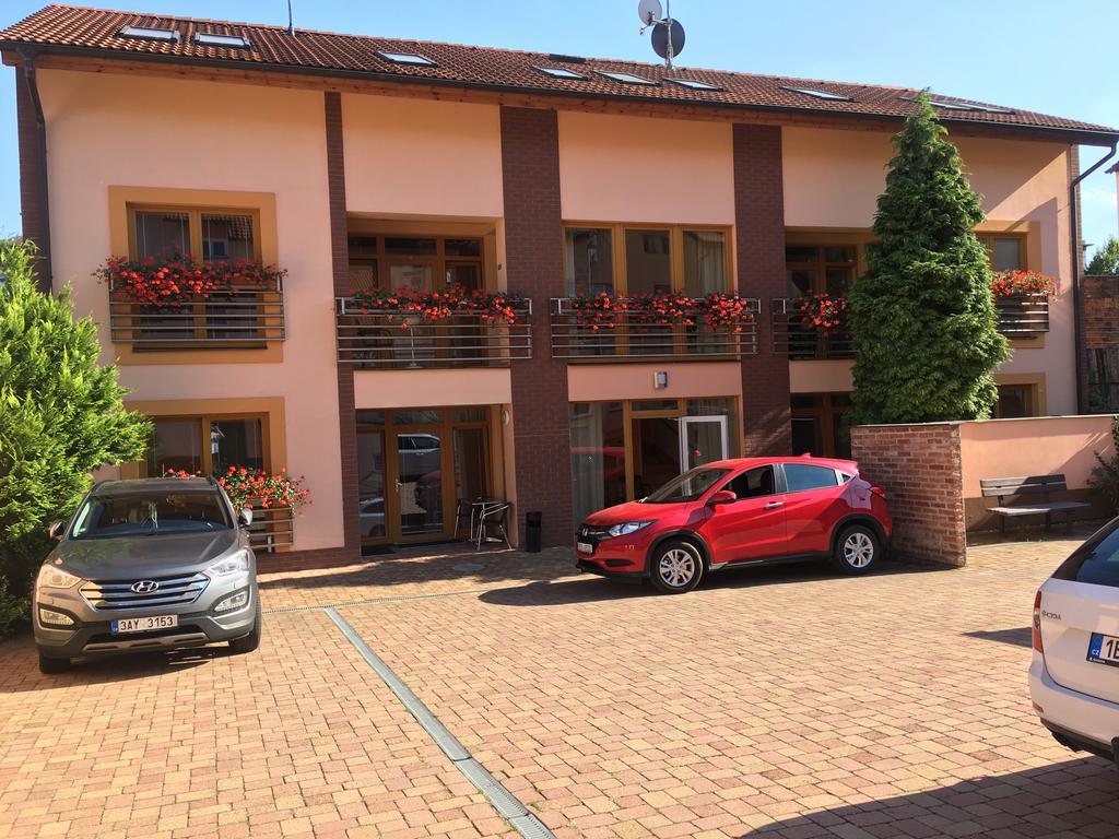Hotel City Pardubice Eksteriør billede