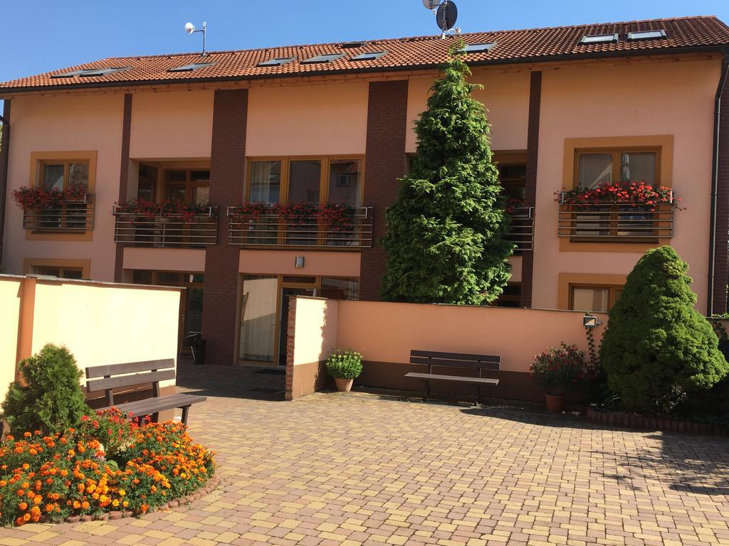 Hotel City Pardubice Eksteriør billede