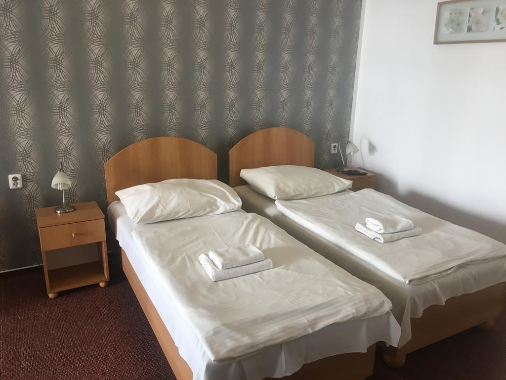 Hotel City Pardubice Eksteriør billede